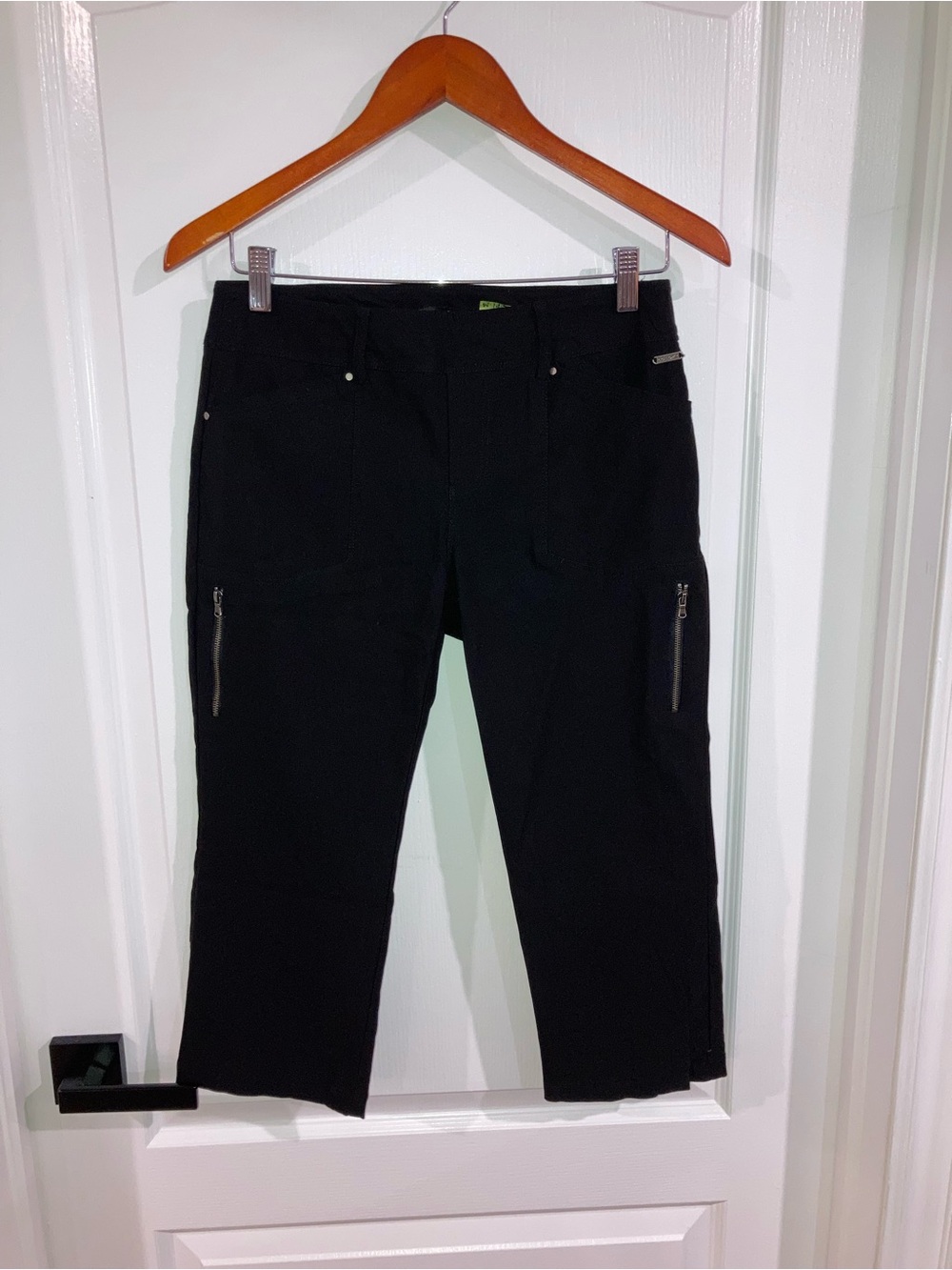 Colori Black Stretch Capri Pants - size 7